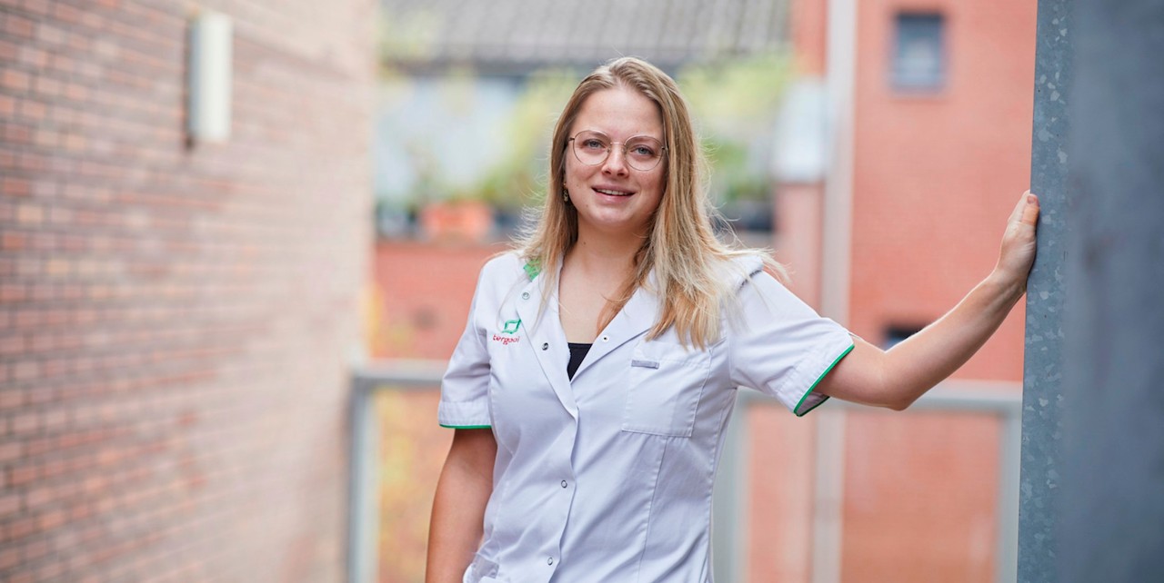 DE BEELDREDAKTIE / CHRISTIAAN KROUWELST.BV. PFGZW GOED BEZIG ONLINEHET VERHAAL VAN...AMERSFOORT D.D. 13.10.2022SABINE VAN ZOEREN, DYALISE-VERPLEEGKUNDIGE