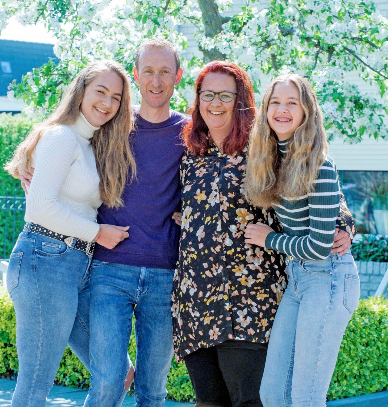 Portretfoto Daphne en Martin met twee dochters