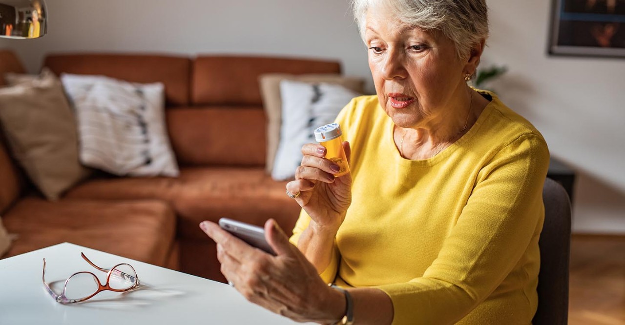 Twee verpleegster met elkaar in gesprek