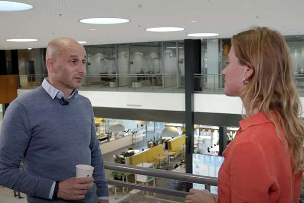 Video: ga ik erop vooruit of achteruit?